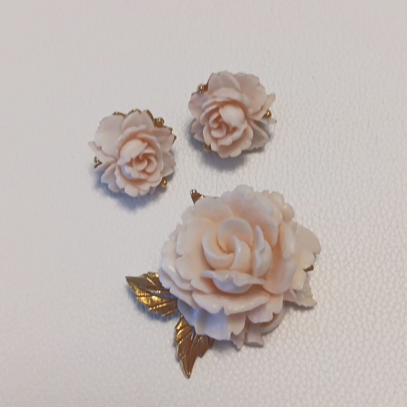 Ladies Vintage Floral Rose Flower Earring & Pin Set - Picture 1 of 2